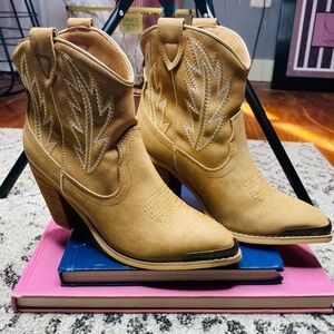Very Volitale Taylor Booties
